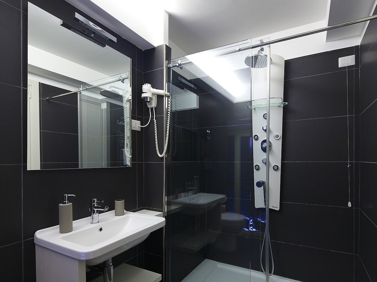 Nearhome Smart Suites Guest House Рим Экстерьер фото