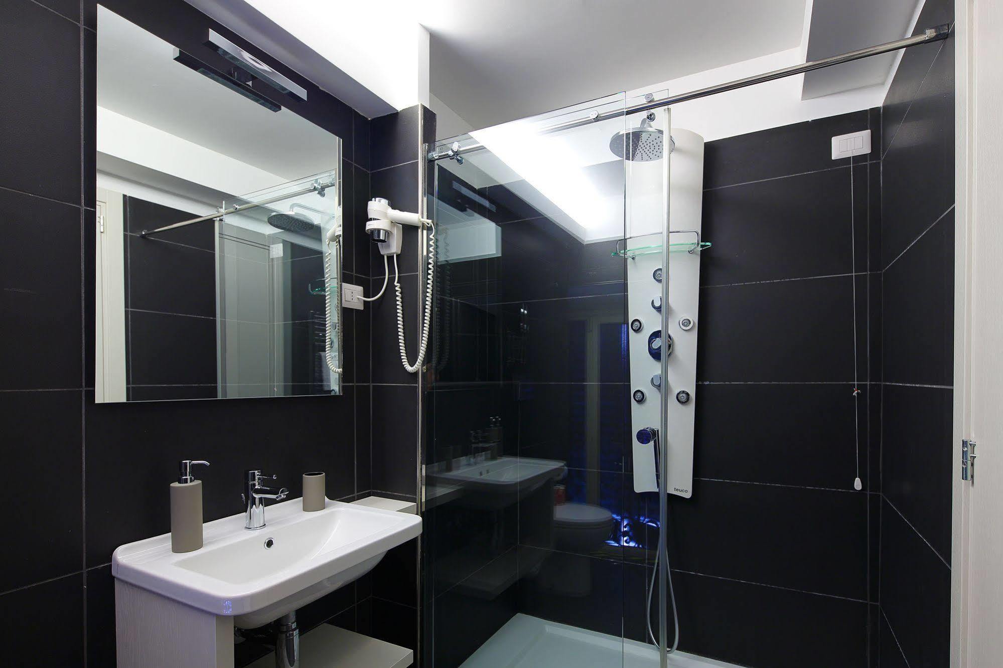 Nearhome Smart Suites Guest House Рим Экстерьер фото