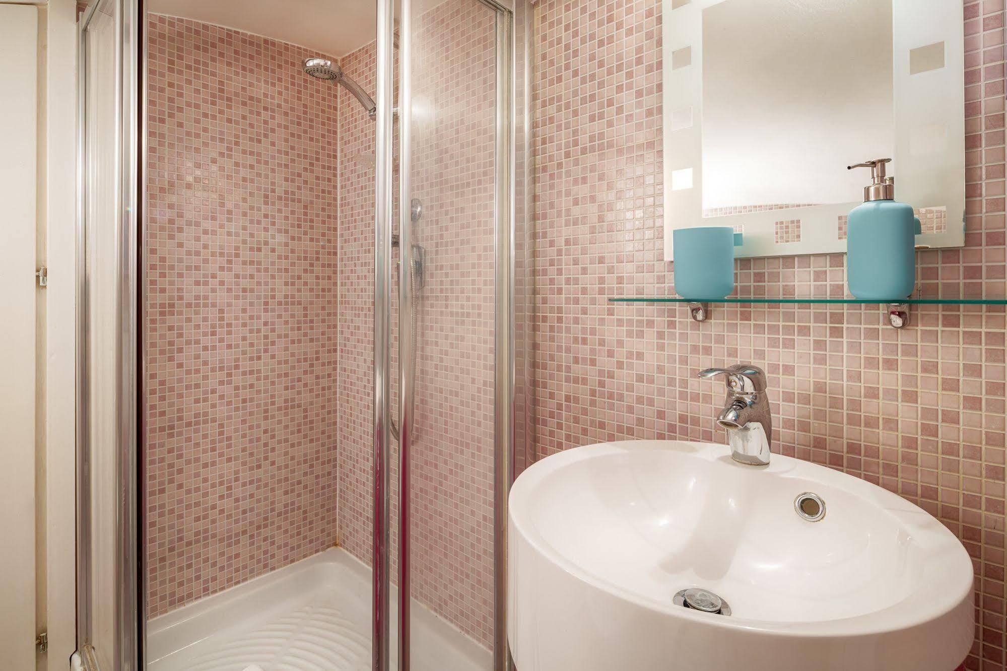 Nearhome Smart Suites Guest House Рим Экстерьер фото
