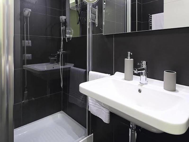 Nearhome Smart Suites Guest House Рим Экстерьер фото